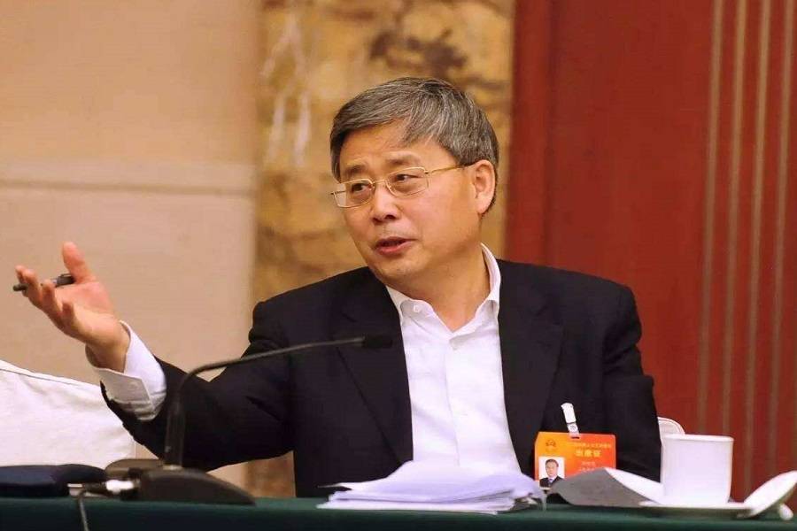 郭树清 银行业资金脱实向虚势头已得到初步遏制
