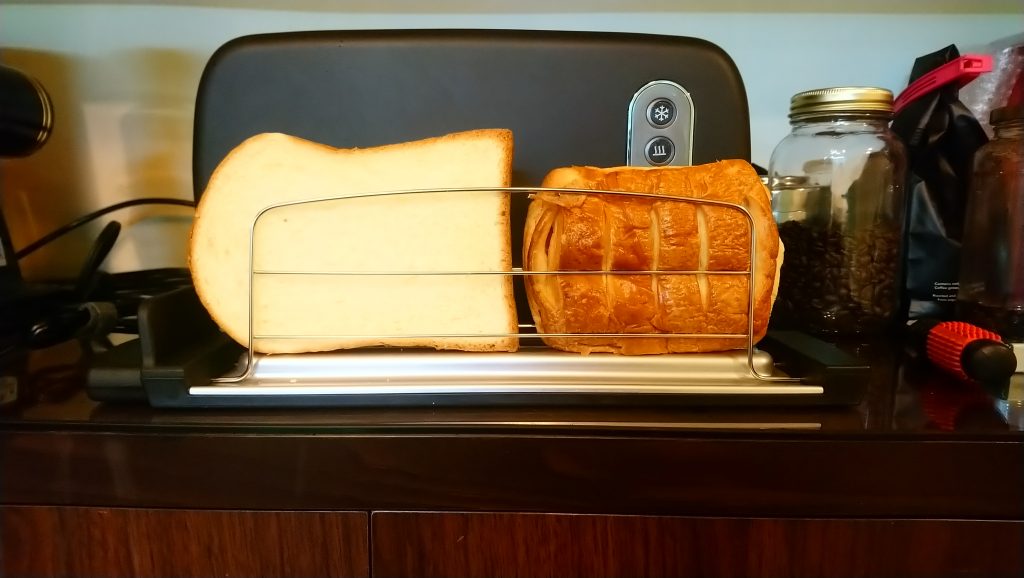 ODA Slider Toaster 台湾首台侧开烤吐司机实测夹上起司火腿烤也没问题