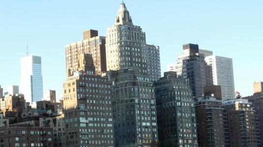 曼哈顿一套公寓的平均销售价格较上年同期上涨近10％