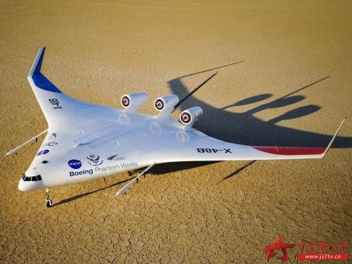 Virgin Orbit的火箭飞行器首次绑在飞机机翼上