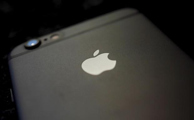 苹果股价因iPhone供应商的警告而下跌