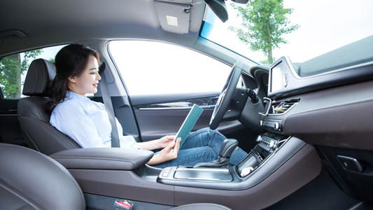 随着汽车越来越无人驾驶 人们已经开始寻求模拟驾驶体验
