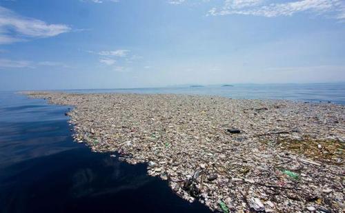 绿色和平组织对河流中的塑料污染发出警报