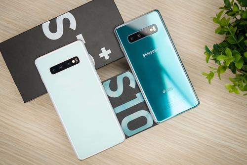 Galaxy S10保护贴暗示显示屏上的自拍孔比A8s上的优雅