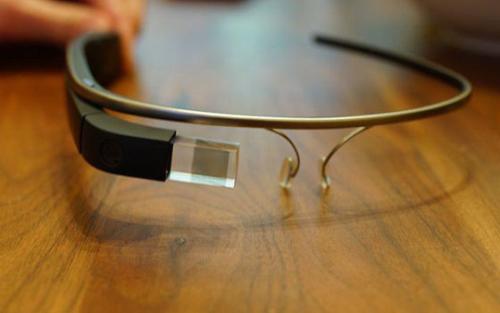 研究人员使用带胶带的眼镜绕过Apple FaceID
