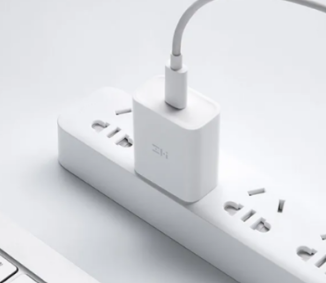 ZMI推出与苹果iPhone 12兼容的39元20W USB-C充电适配器