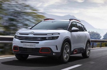 雪铁龙C5 Aircross SUV 显示价格和规格