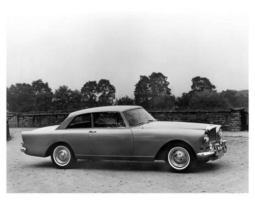 Continental24拥有一对双色调漆面标记黑水晶色调与阀盖