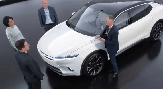 梅赛德斯A级间谍照片显示轿车进行适度改造