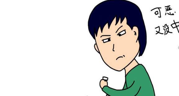 男子超市连拧7瓶饮料看是否中奖