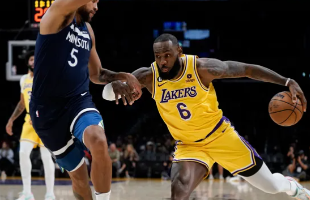 勒布朗逼近阿卜杜勒-贾巴尔的NBA得分纪录