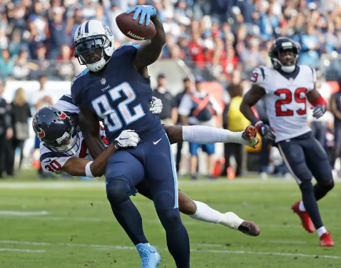 沃克在与尼纳斯在泰坦队打了 14 个 NFL 赛季后退役