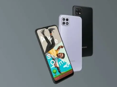 三星GALAXY A14设计渲染显示3个相机环