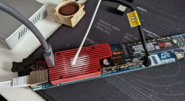 Raspberry Pi 计算模块 4 去除并超频至 2.5 GHz