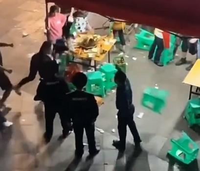 烧烤摊女子深夜扰民遭围殴?警方回应