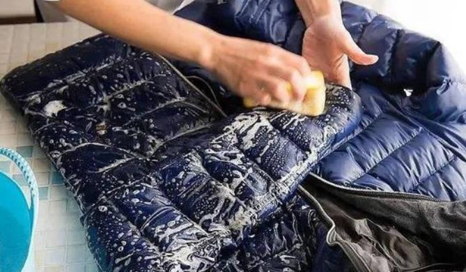 羽绒服越洗越不暖和吗有没有100%的羽绒？