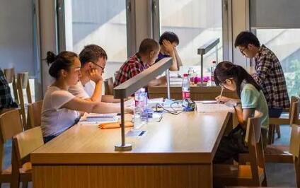 远程学习教会了墨尔本女孩语法