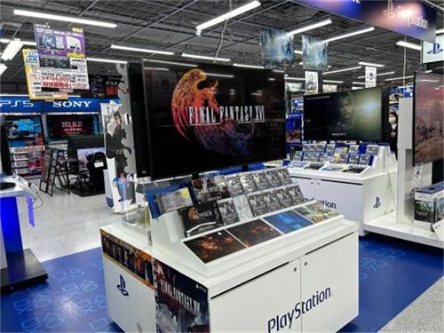 《FF16》试玩解禁  游戏店摆满PS5游戏盒子