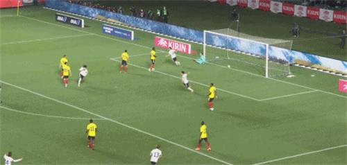 麒麟杯-日本1-2哥伦比亚 三笘薰闪击博雷倒钩破门