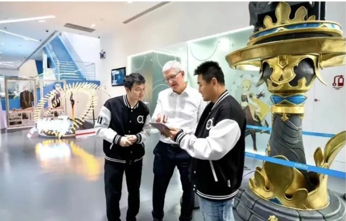 苹果CEO蒂姆·库克到访米哈游总部，赞赏《原神》创作者为App Store打造沉浸式幻想世界