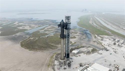 马斯克称 SpaceX 星际飞船准备好发射 只待获批