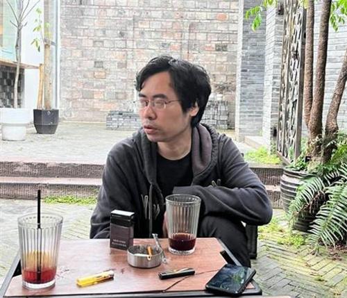 38岁川大哲学硕士回到成都：公司抛橄榄枝 愿意直接投资