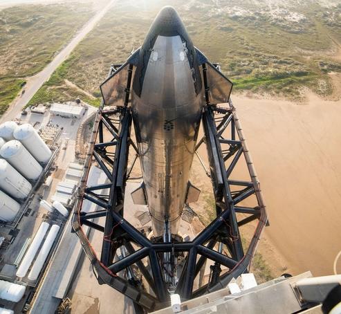 SpaceX超重型运载火箭星舰获得发射许可，或将于17日试射