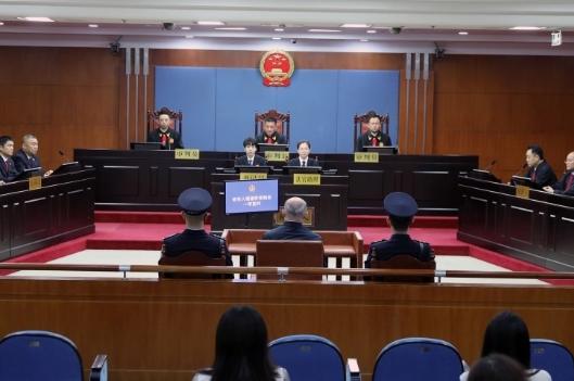 新疆兵团原副司令员杨福林受贿案一审宣判，被判有期徒刑13年