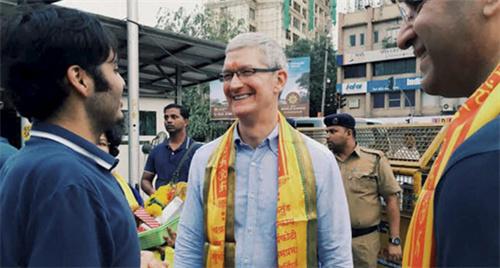 苹果公司在印度开设首家旗舰店 库克开门迎接顾客