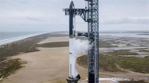 SpaceX星舰发射失败 在空中直接爆炸