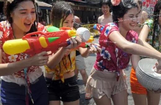 中国女游客在泰国遭绑架，险些被勒索，最终成功逃脱！