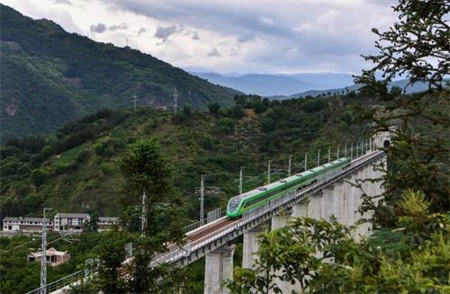 云南保山地震后，大瑞铁路大保段已经安全恢复运行