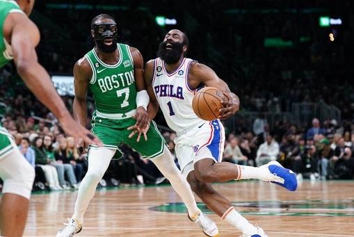 哈里斯：恩比德已经全力以赴，我不会为他找借口