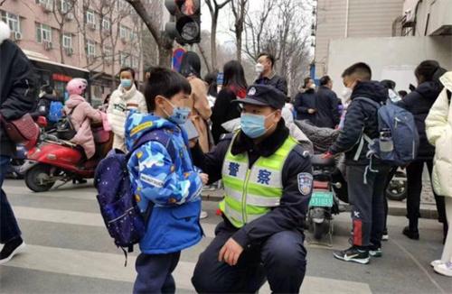 警方回应小学生并非被人扎针而是牙签 已被警方拘留