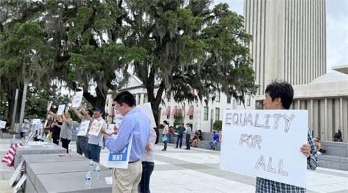 佛罗里达州通过反亚裔法案，引发抗议