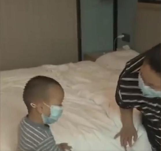 湖北武汉旅游酒店惊现儿童误食安全套事件，游客担心艾滋病毒感染