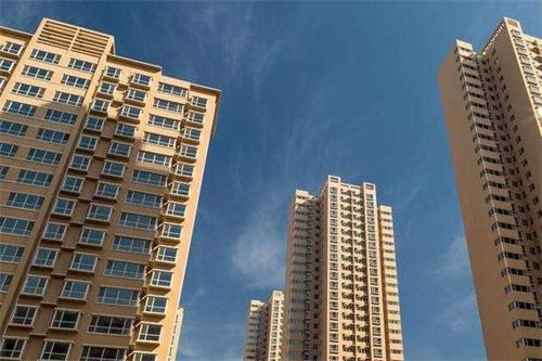 北京一男子花10万元在河南鹤壁买8套房 当地部门表示