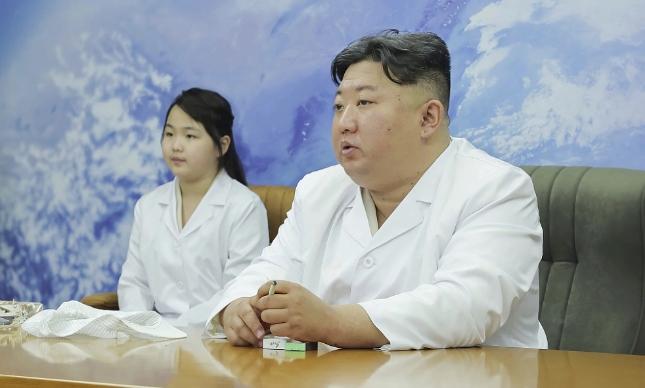 金正恩批准朝鲜军事侦察卫星发射准备工作