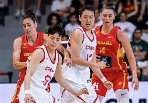 中国女篮残阵输给西班牙，关键球员缺阵影响实力
