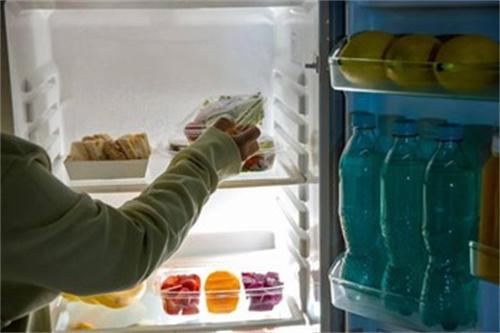 天气渐热 家里的剩菜剩饭 在冰箱如何保存才安全