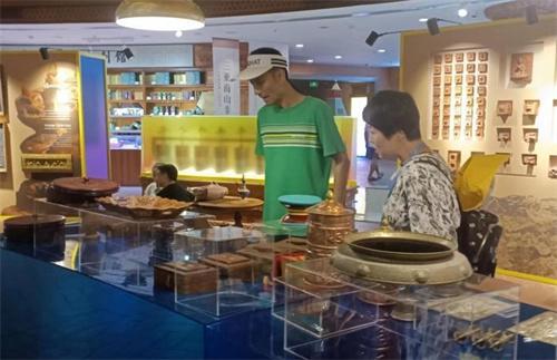 海南三亚南山非遗节展示多样非遗魅力