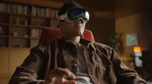 苹果曝光基于iPhone的VR头显专利，应对Vision Pro高价问题