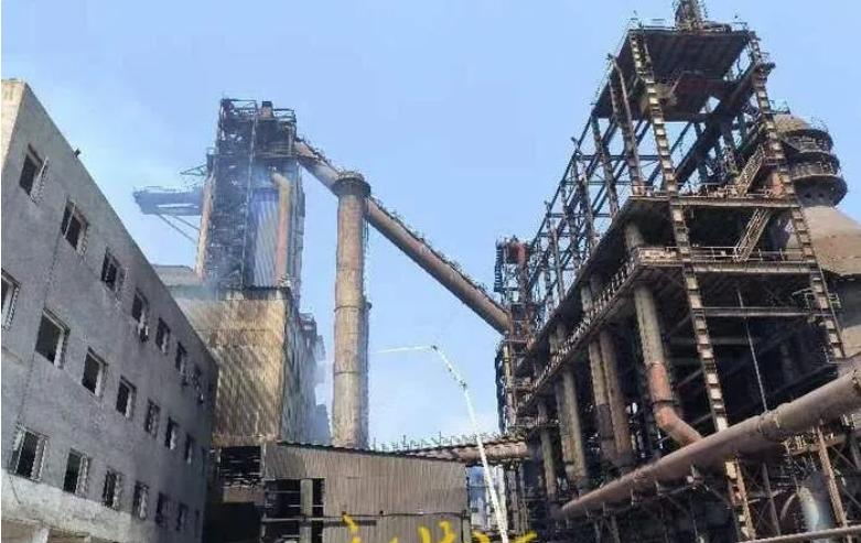 辽宁营口钢铁公司高炉起火事故，伤亡人数待核实