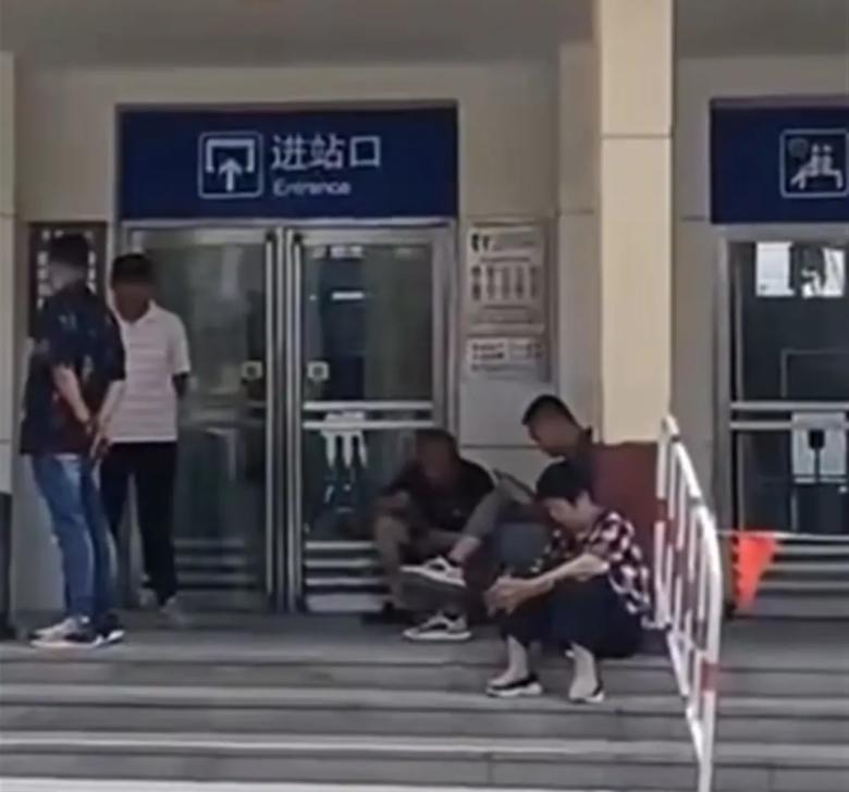 河北沧州青县火车站调整营业时间，中午不再锁门，旅客不再苦等