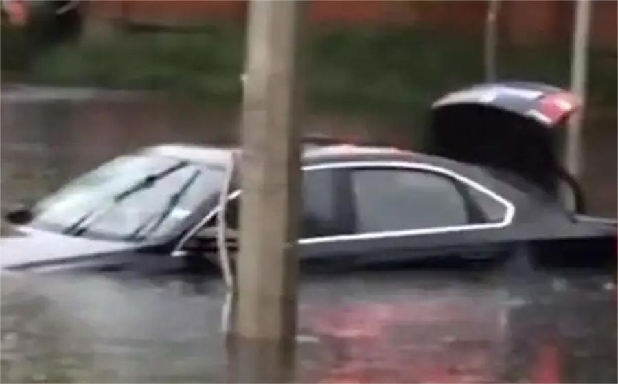 沈阳市遭遇强降雨，男子触电身亡引发关注