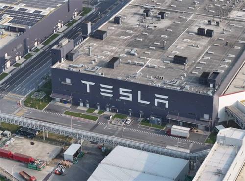 特斯拉上海超级工厂升级保密措施，新车型引发猜测与期待
