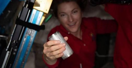NASA实现壮观突破！宇航员98%的尿液和汗水实现循环利用