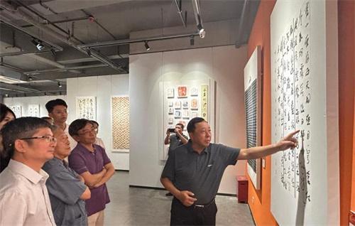 海南师范大学书法硕士毕业作品展：传统与创新融合，展现个人风格