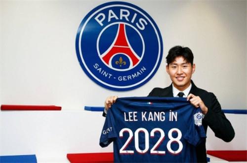 巴黎官宣韩国国脚李刚仁加盟，他表达了对球队和冠军的渴望