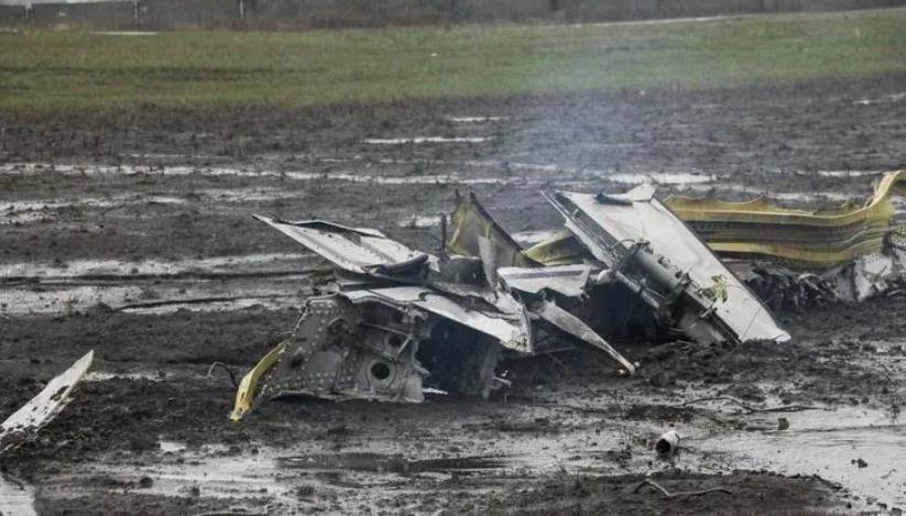 惊险！江苏一飞机故障迫降农田，现场惊现飞机残骸！